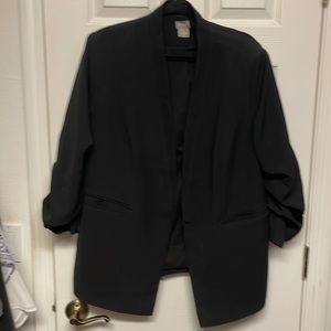 Gorgeous Chico black jacket with ruched sleeves.